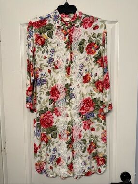 Vintage Victoria’s Secret Gold Label Floral Lace Sleep Shirt P/S Rayon